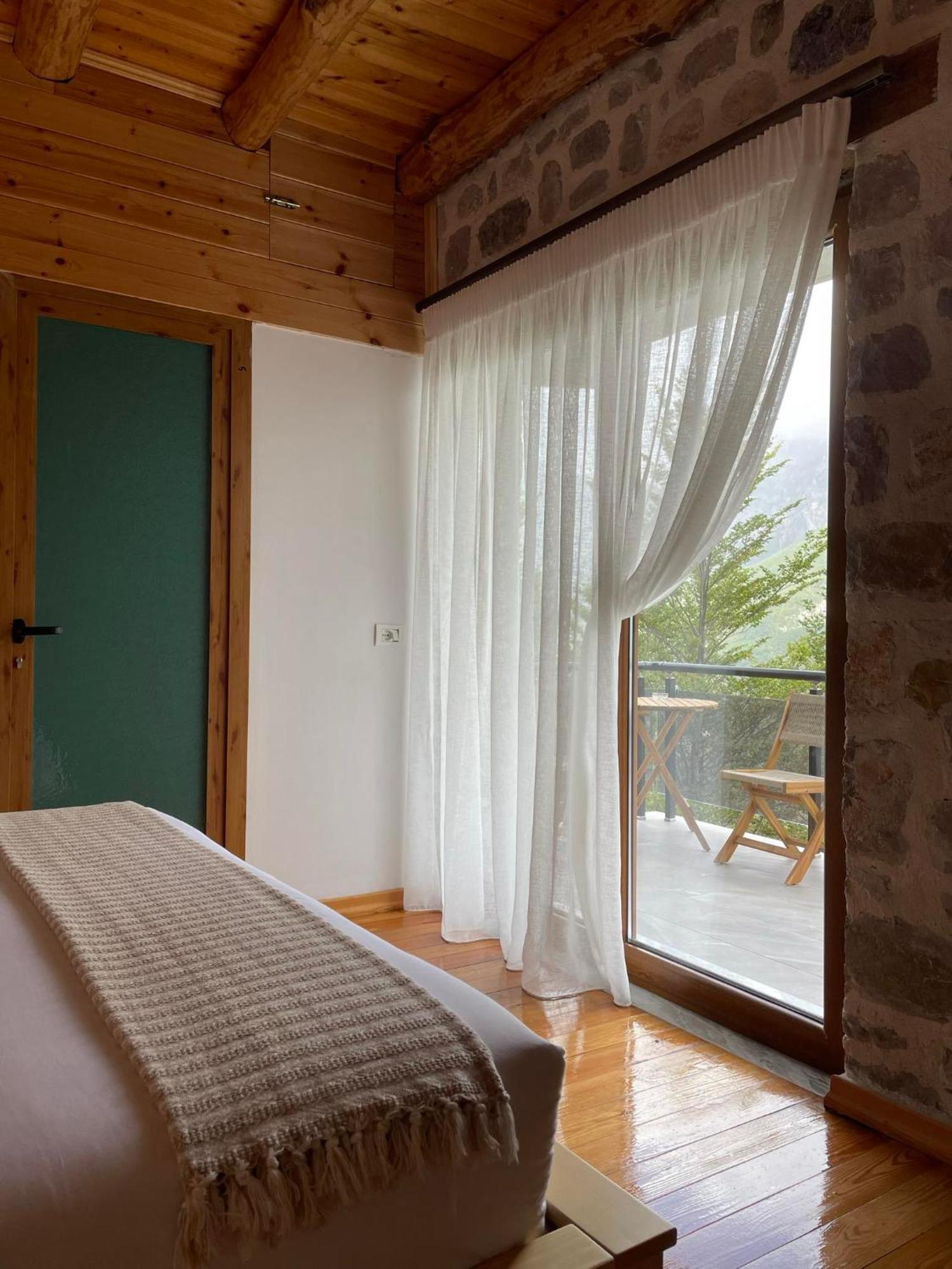 Valter & Drita'S Guesthouse Theth Exterior photo
