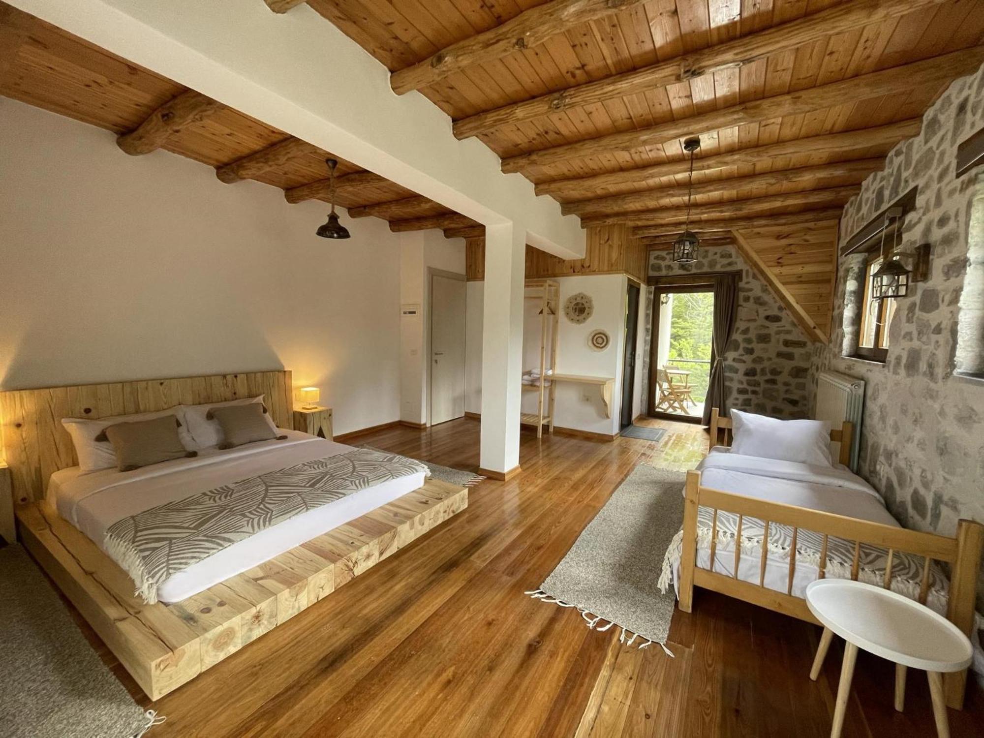 Valter & Drita'S Guesthouse Theth Exterior photo