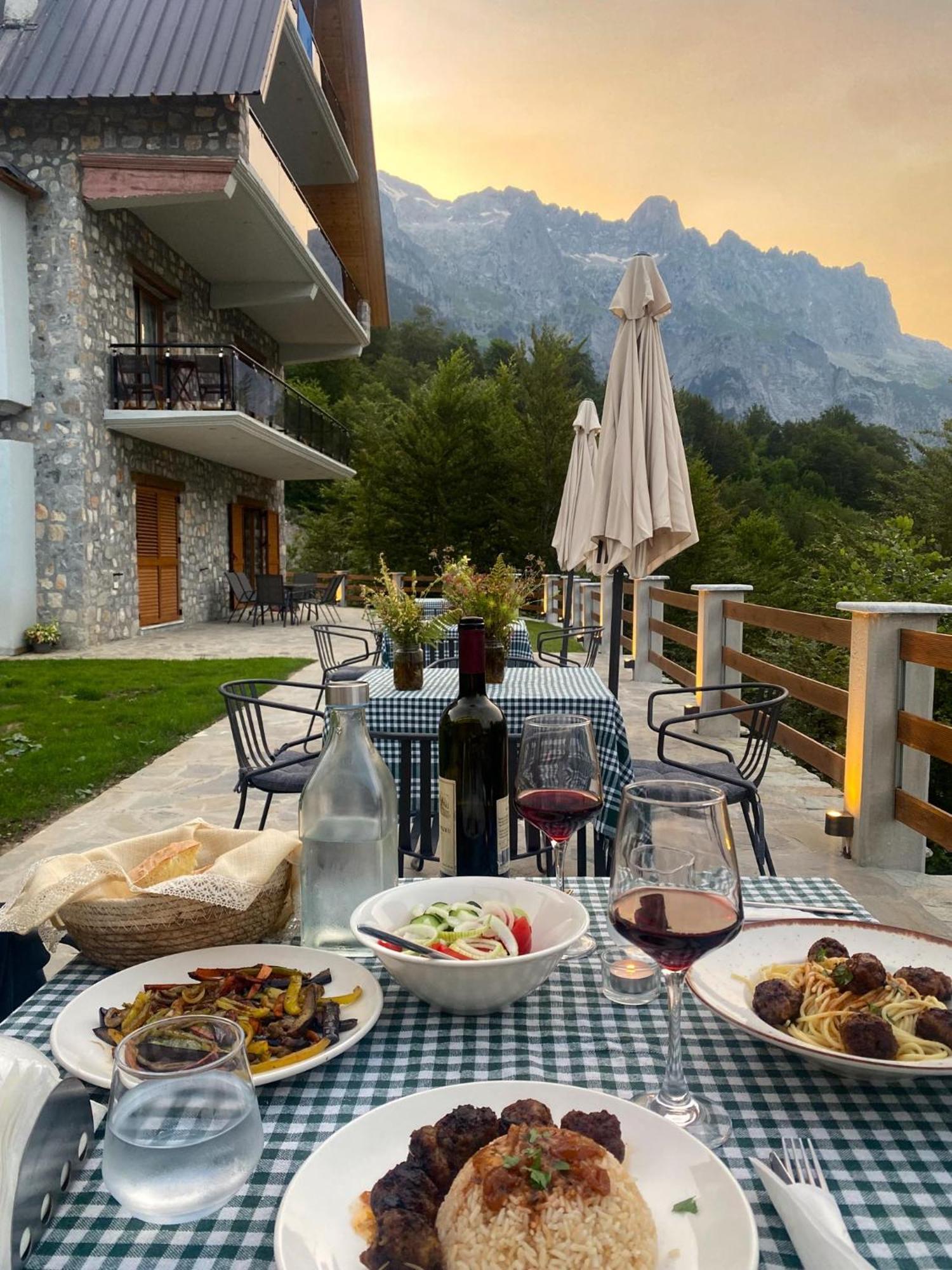 Valter & Drita'S Guesthouse Theth Exterior photo